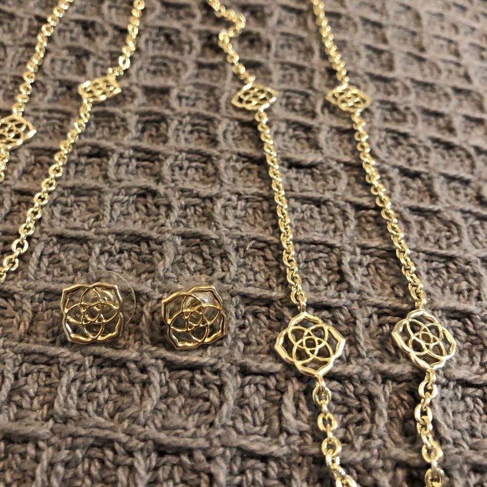 Kendra Scott DEVALYN and DIRA Iconic Gold Medallion Set w/ Dust Bag